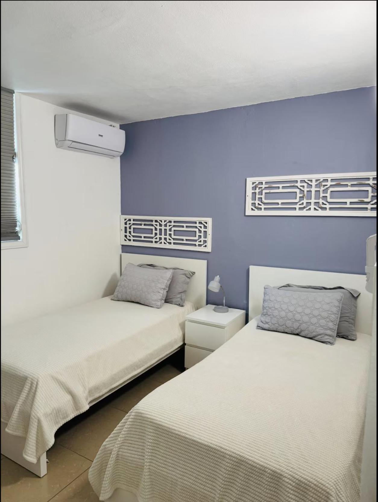 Hollywood Apartments ยาบูโกอา ภายนอก รูปภาพ